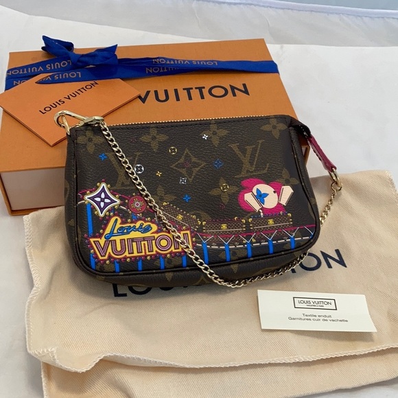 LOUIS Vuitton Christmas 2020 mini pochette access - Picture 1 of 11